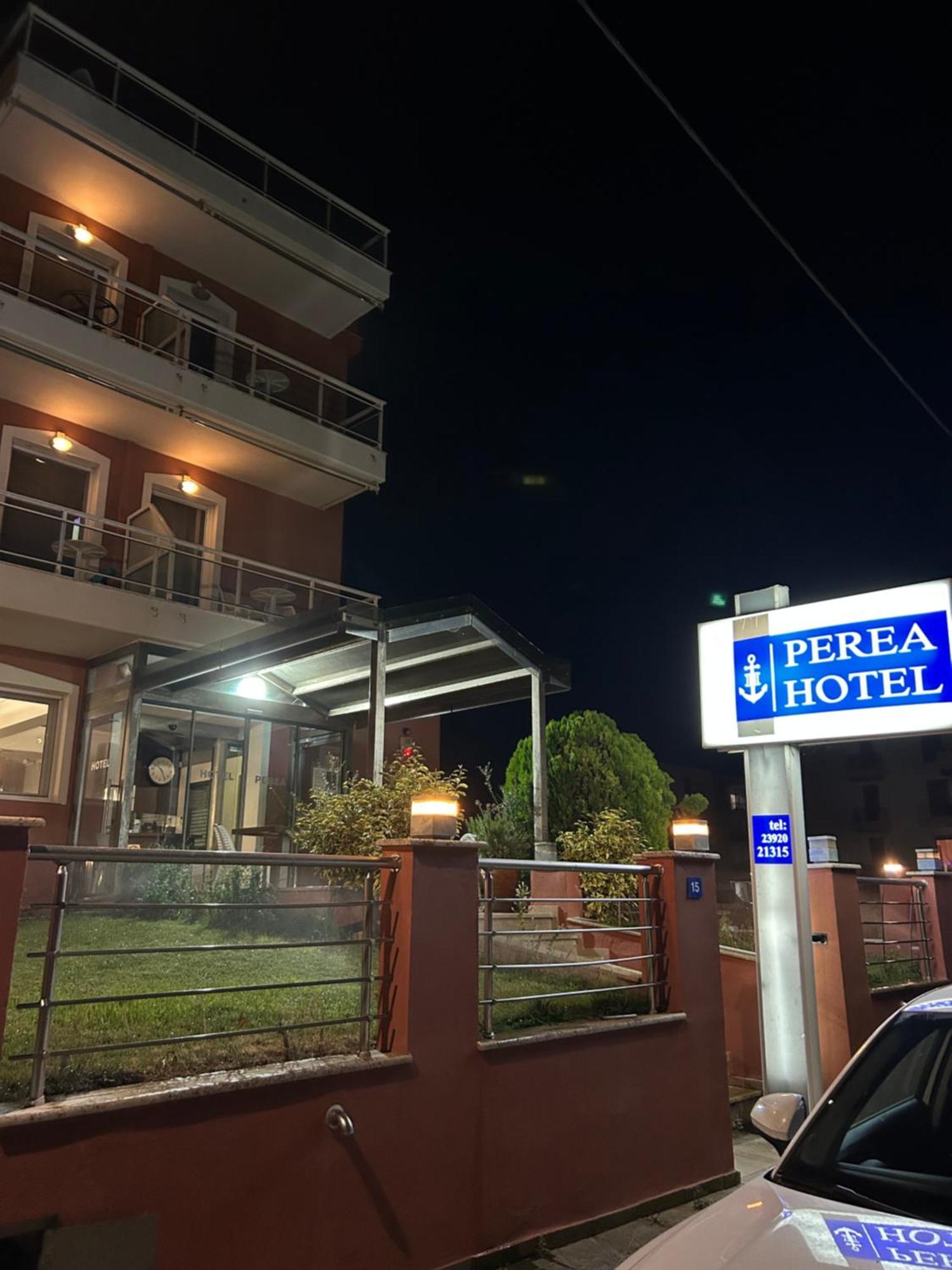 Perea Hotel *