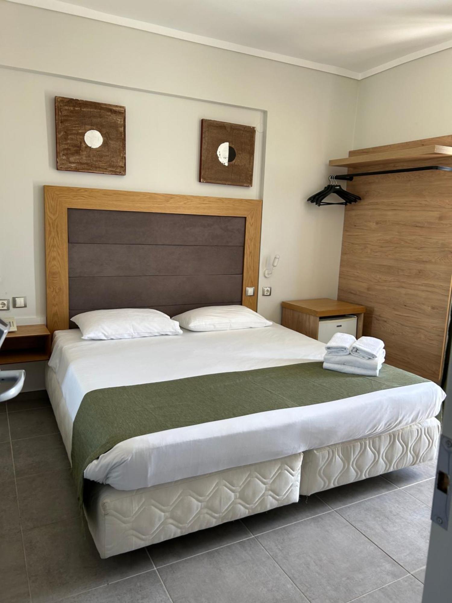 Perea Hotel *